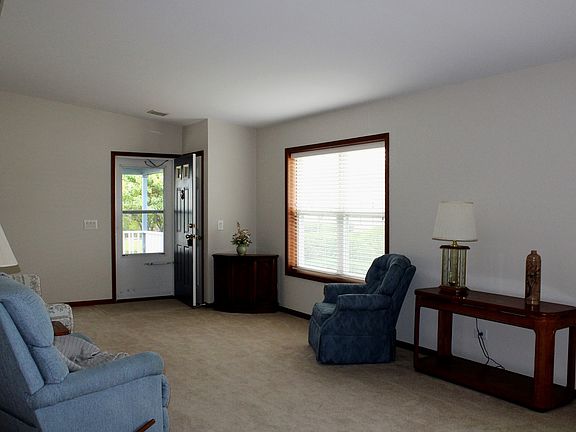 5th image of 2709 Bluegrass Ct