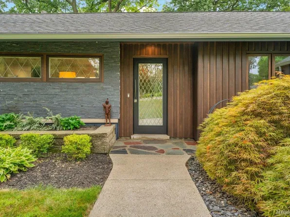 4115 Orchard Way, Bloomfield Hills, MI 48301