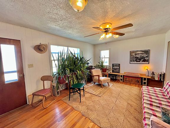 4th image of 609 W Galveston St