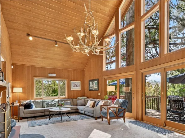 374 Grass Valley Rd, Lake Arrowhead, CA 92352