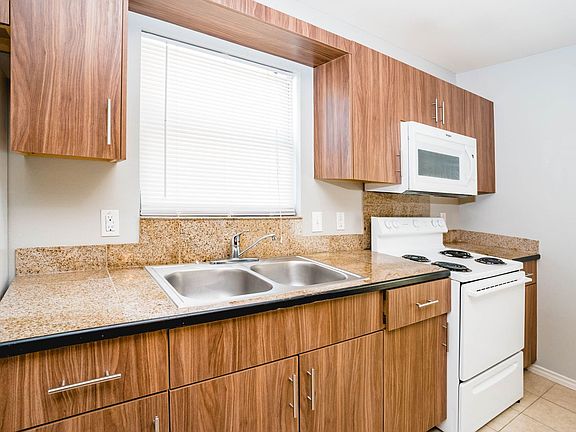 3rd image of 401 E 2nd St #F708ea4e8