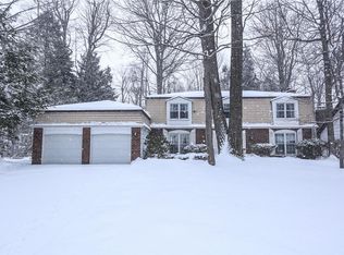 101 Hidden Wood Dr, Rochester, NY 14616