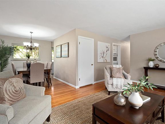 5th image of 4611 De Chantal Dr