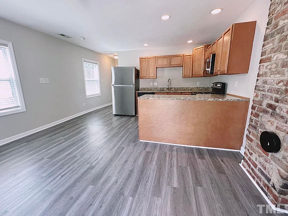 5th image of 402 Price Ave
