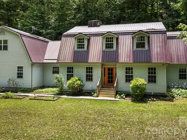 94 Paradise Cove Rd, Penrose, NC 28766
