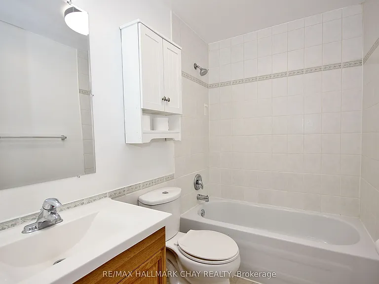 95 Holland St W #C3A — Photo 6
