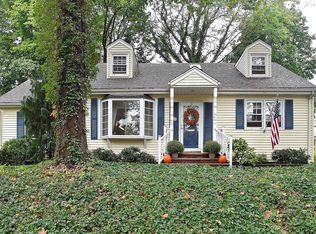11 Voorhees Pl, Metuchen, NJ 08840
