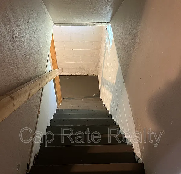 924 E 18th Ave — Photo 21