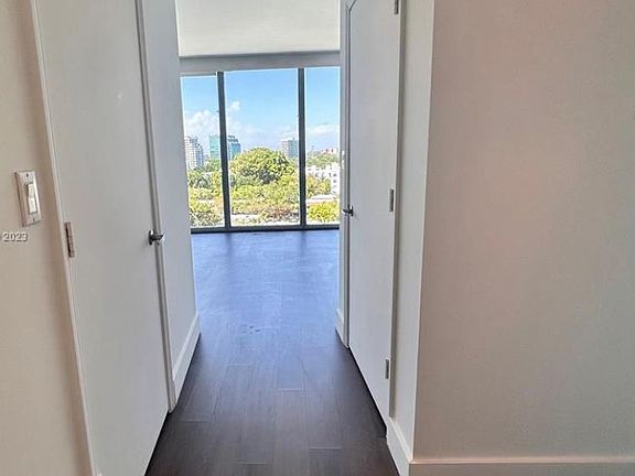 4th image of 601 NE 36th St APT 802