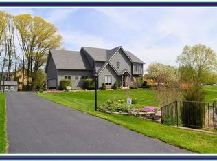 40 W Parkway Dr, Schererville, IN 46375