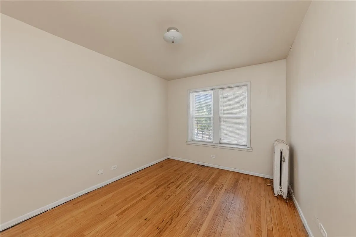 2 bed, 1.0 bath, $1,500 — Photo 2