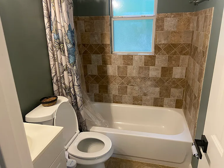 910 Perry Dr — Photo 16