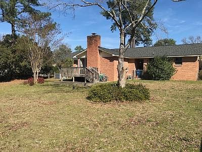 Rear deck & fenced backyard
