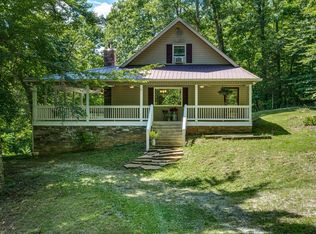 421 S Cave Valley Rd, Byrdstown, TN 38549