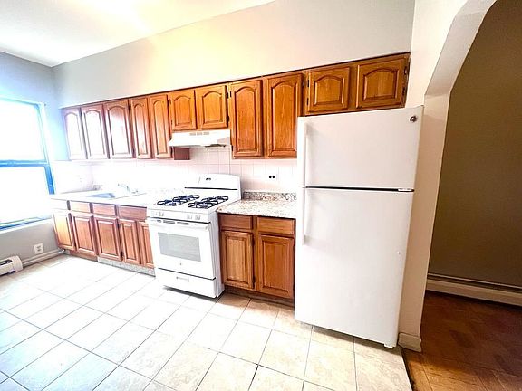 5th image of 33 Orchard St #3L