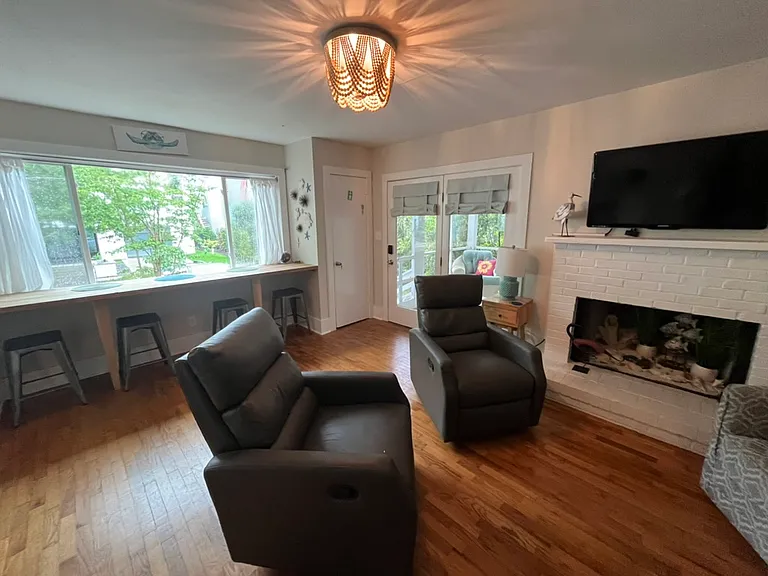 305 N Channel Dr — Photo 4
