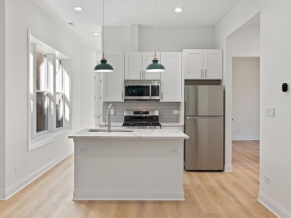 3rd image of 2520 N Mozart St APT 1F