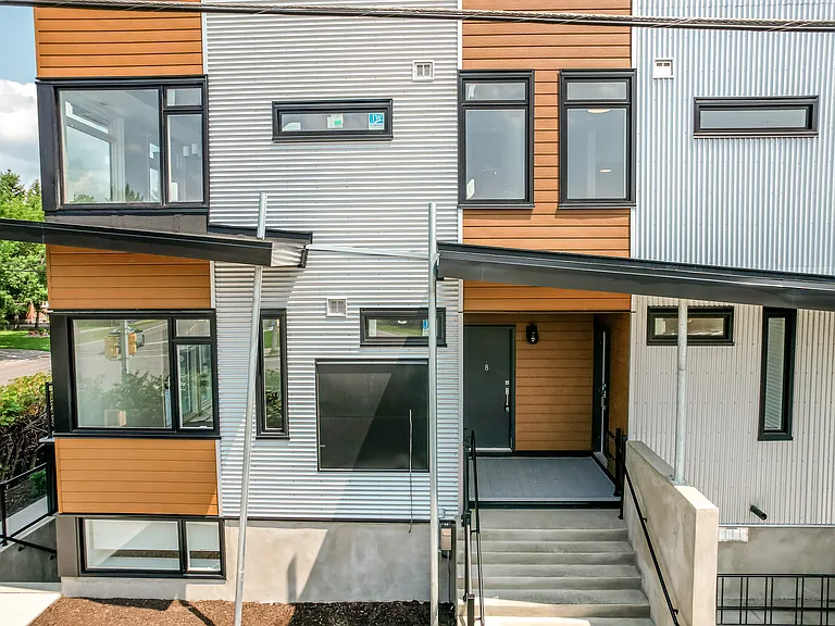 845 Champlain St — Photo 14