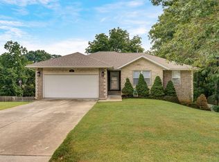 960 S Timbercreek Ave, Springfield, MO 65802