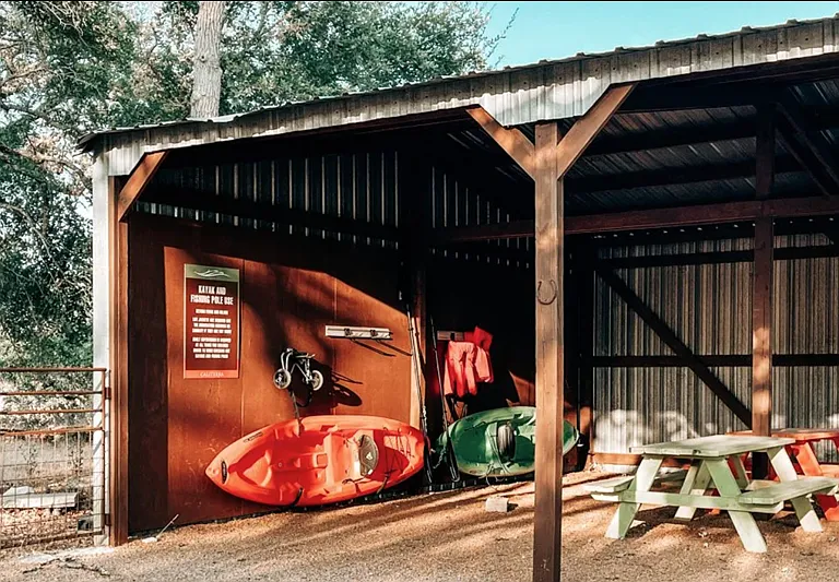 Caliterra HOA Kayaks + Paddleboards available to use on Onion Creek no charge.