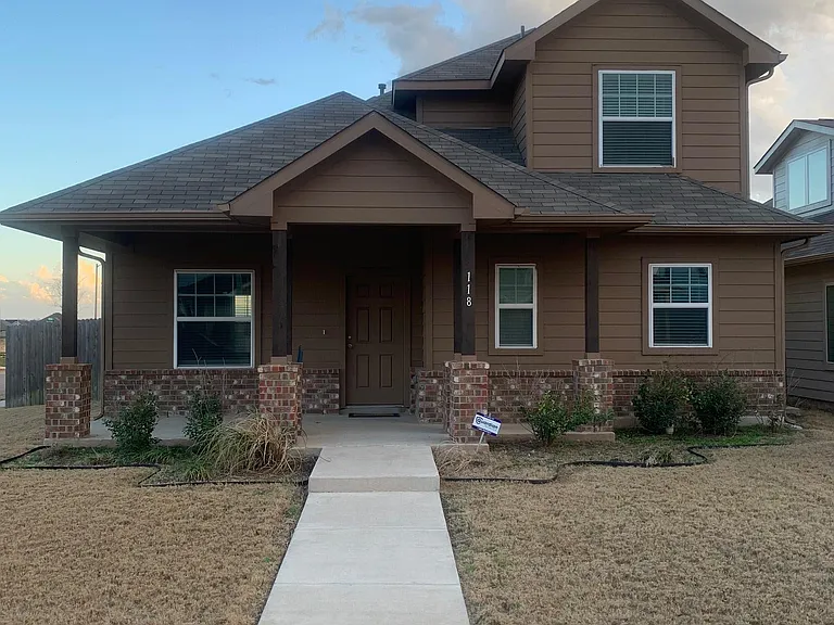 118 Eagle Lake Dr — Photo 1