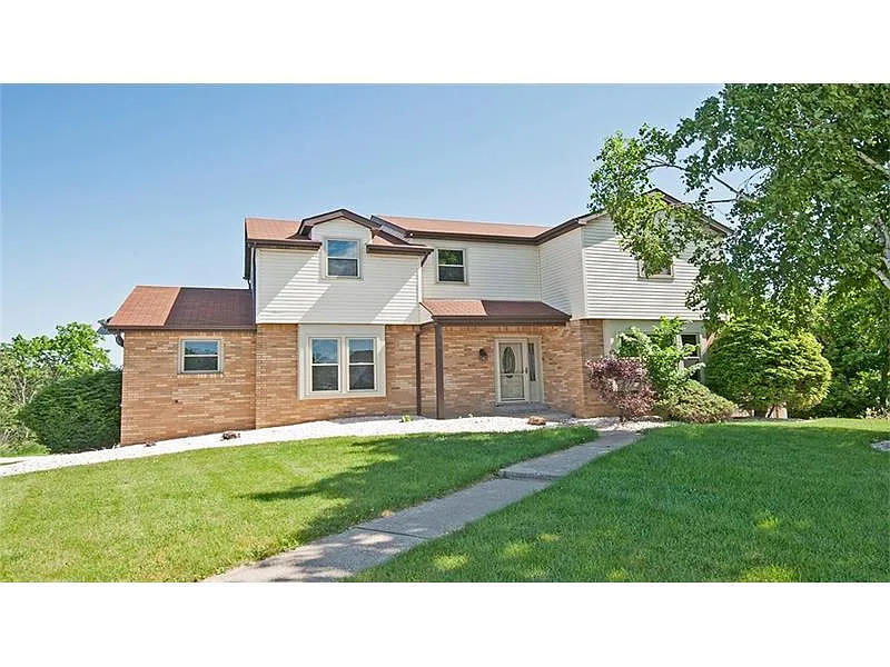985 Ridgebury Dr photo 1