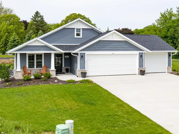 3562 Caden Ct, Oshkosh, WI 54904