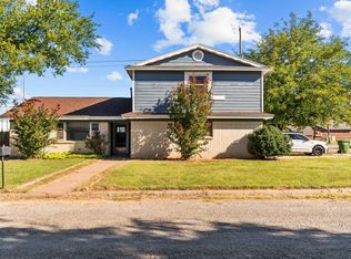 2503 SE 9th St, Mineral Wells, TX 76067