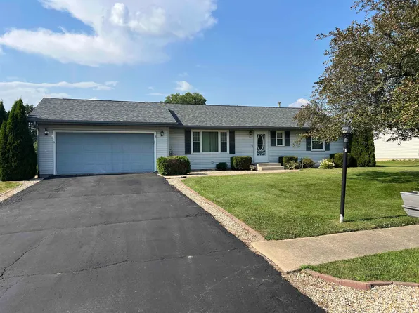 211 Forest Dr, Kirkland, IL 60146