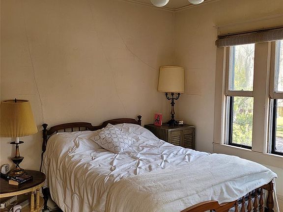 5th image of 518 Oak Ave