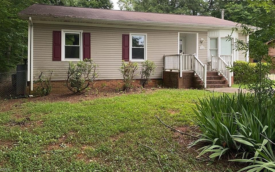 1st image of 1044 Hillcrest Dr