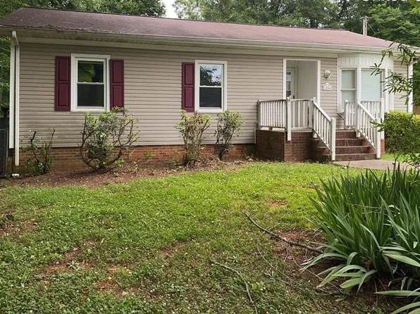 1044 Hillcrest Dr, Eden, NC 27288
