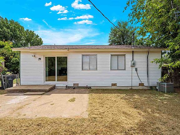 4th image of 927 SW 36th St