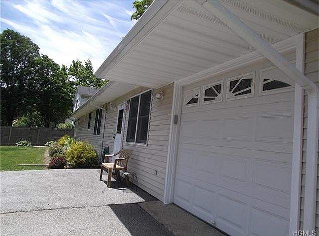1st image of 19 Chestnut Dr