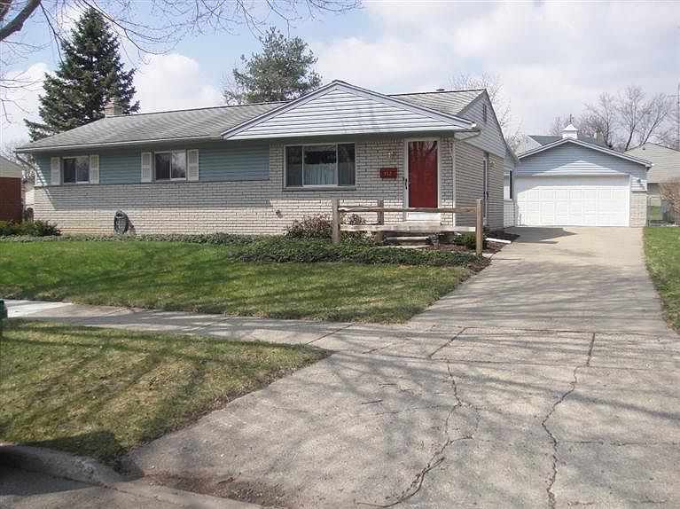 1st image of 352 Nichols Dr