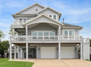 4910 Palm St, Seabrook, TX 77586