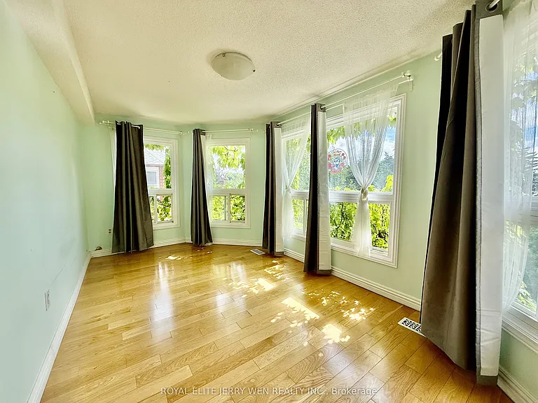 10 Kingsboro Rd — Photo 13