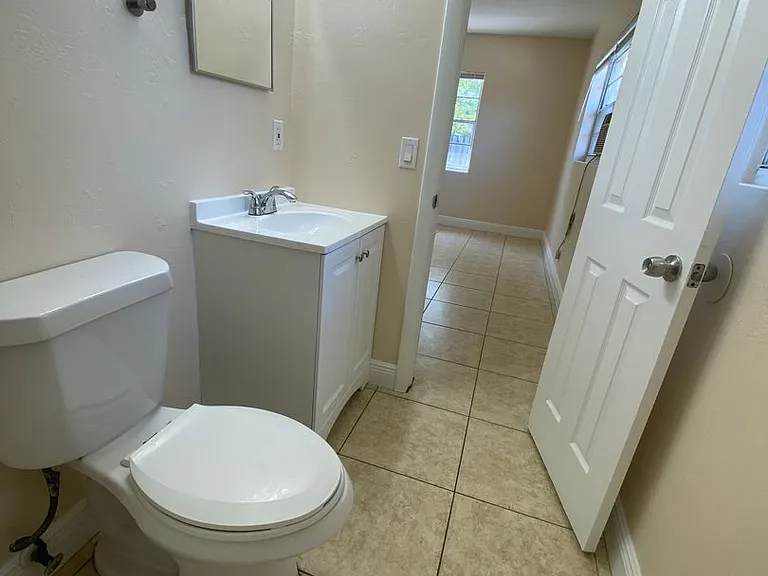 4820 Maine St — Photo 17