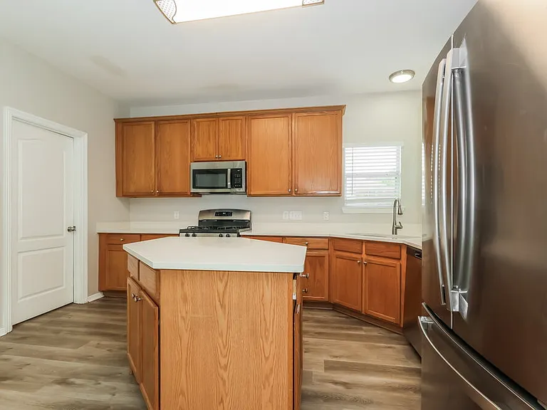 1089 Shadow Glenn Dr — Photo 7