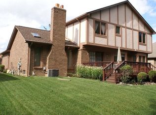 398 Daylily Dr, Rochester Hills, MI 48307