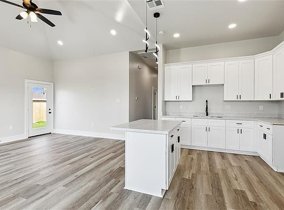 3rd image of 3507 Tournefort St #1