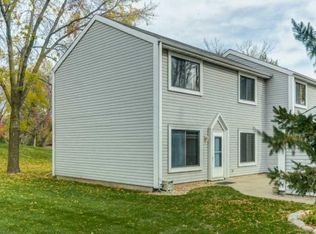 947 Sylvia Ln, Shoreview, MN 55126