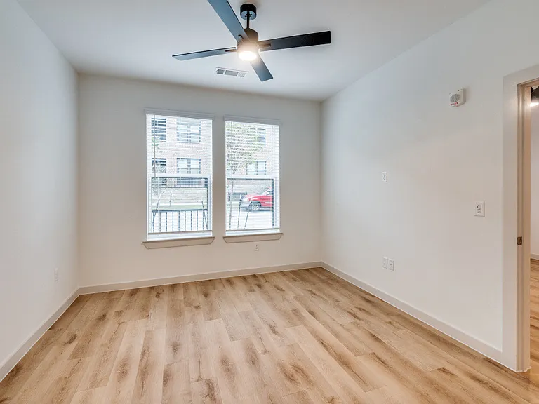 Burnett Lofts at Bishop Ridge — Photo 20