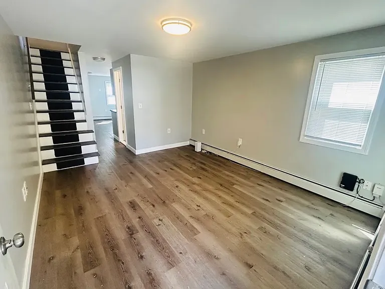 780 Plainfield St — Photo 5