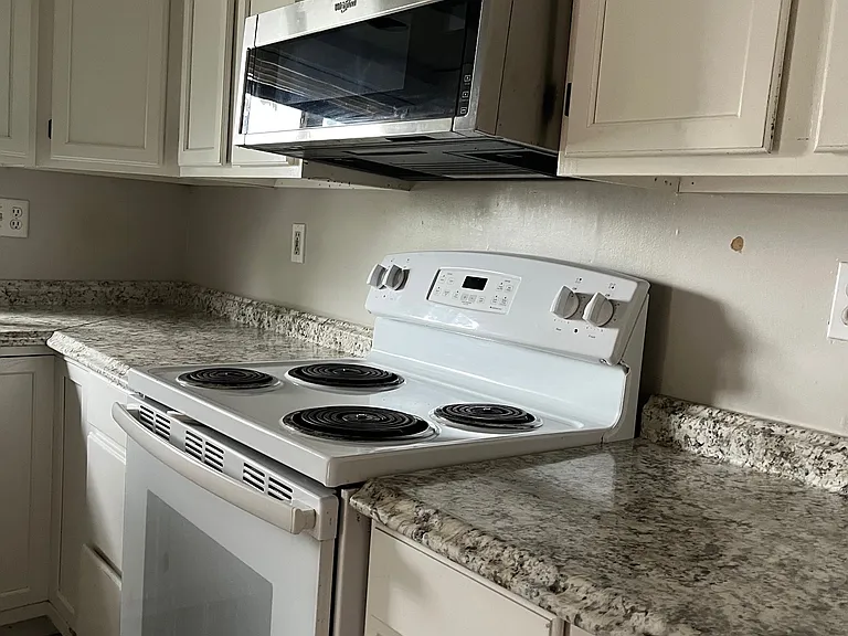 280 Main St #4 — Photo 6