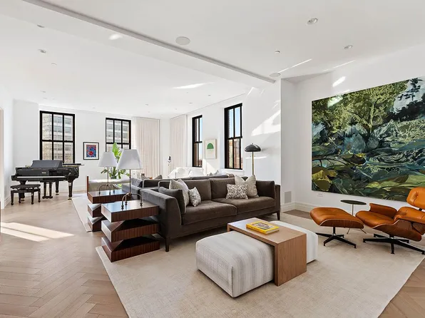 100 Barclay St APT 20B, New York, NY 10007