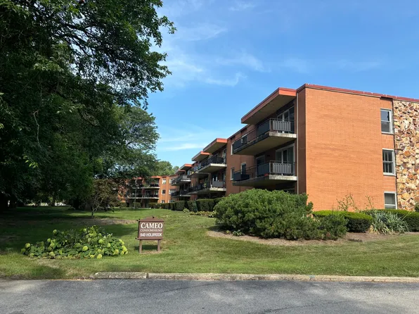 940 Holbrook Rd APT 29B, Homewood, IL 60430