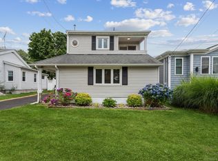17 Annawon Ave, West Haven, CT 06516