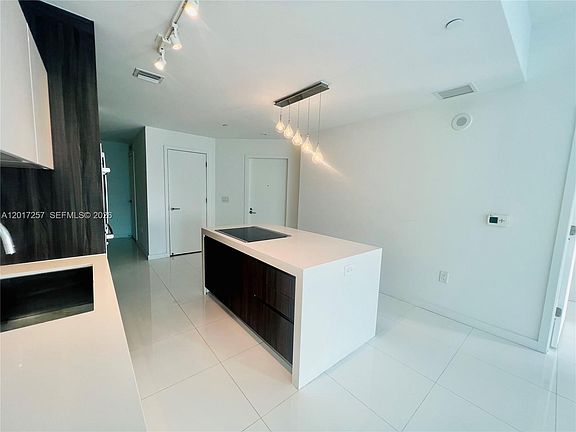 3rd image of 851 NE 1st Ave Unit 2808