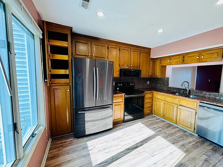 109 Scotts Point — Photo 1